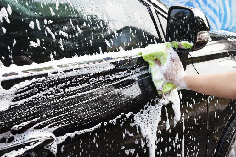 Shampoing nettoyant carrosserie lustrant